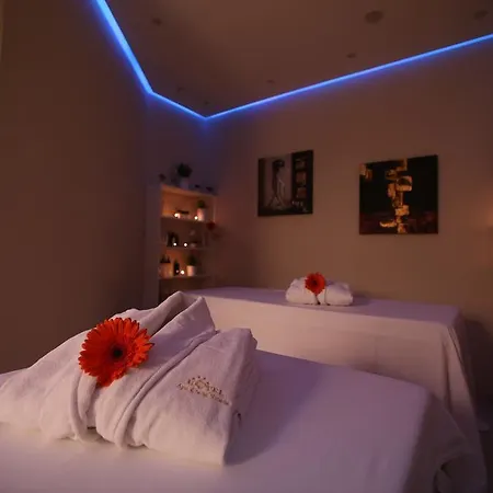 Hotel Grand & Tirana