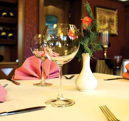 Hotel Grand & Tirana