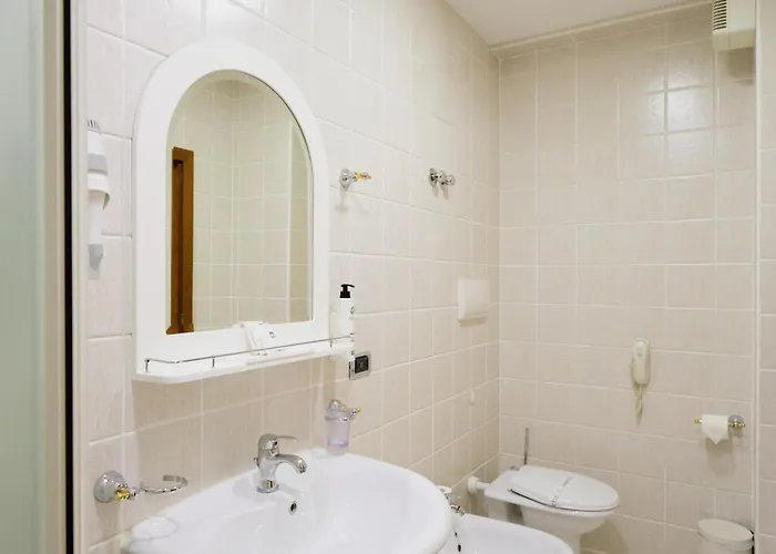 Grand & 4* 티라나