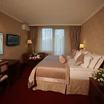 酒店 地拉那温泉大酒店 4*