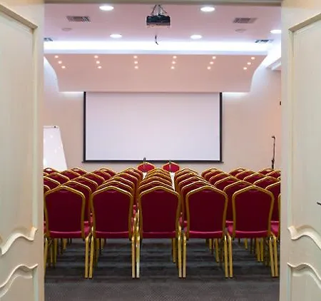 Hotel Grand & Tirana