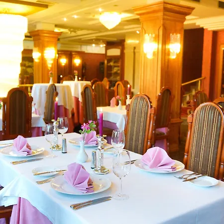 Grand & Ξενοδοχείο 4*