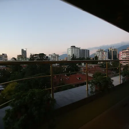 地拉那温泉大酒店 4*