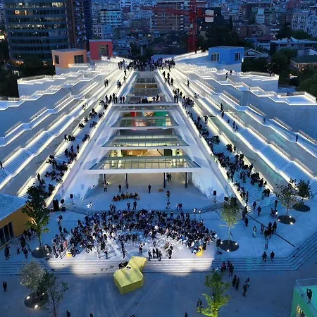 Grand & Ξενοδοχείο