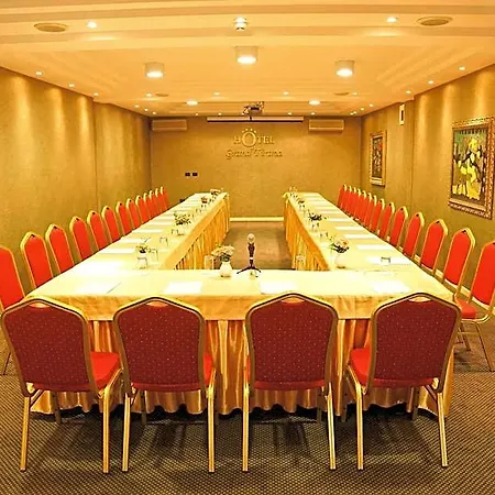 Ξενοδοχείο Grand & 4*