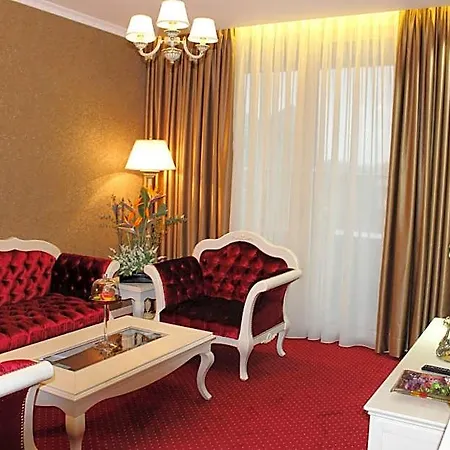 Ξενοδοχείο Grand & 4*