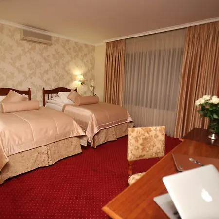 地拉那温泉大酒店 酒店