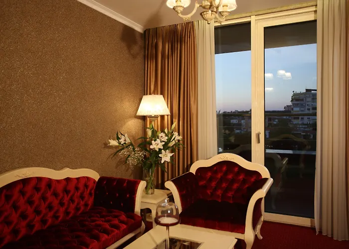 Hotell Grand &