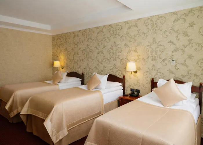 Hotel Grand &